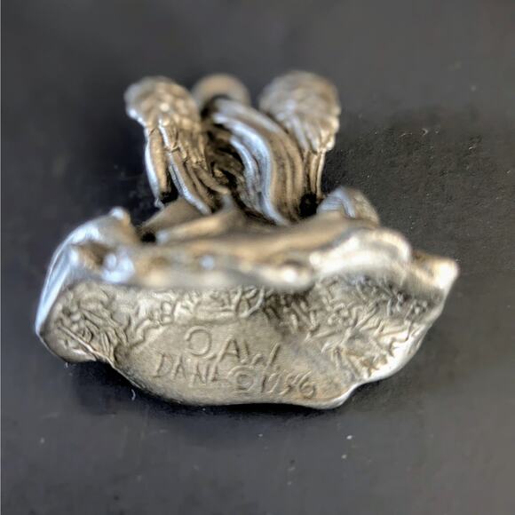 Artist Signed Pewter Collectibles – Angel w/Cats & Cat Wreath Ring (Seagull) - Picture 6 of 6